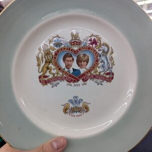 Elegant Commemorative Plate with Gold and Blue Accents